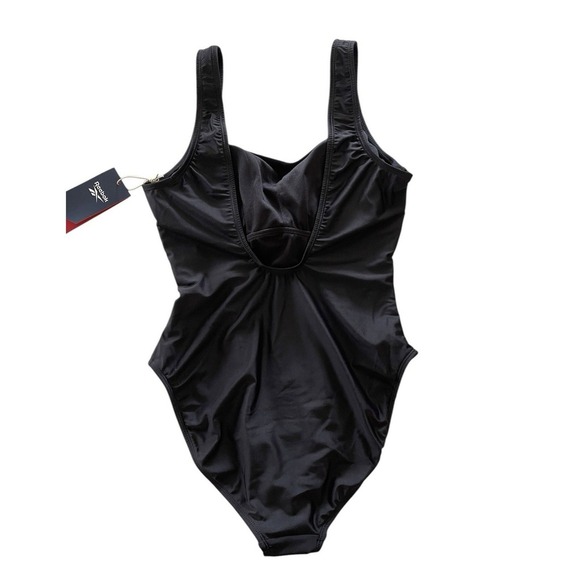 Reebok Women's Scoop-Neck Athletic One-Piece Swimsuit Black Size M NWT $62 - Picture 2 of 4